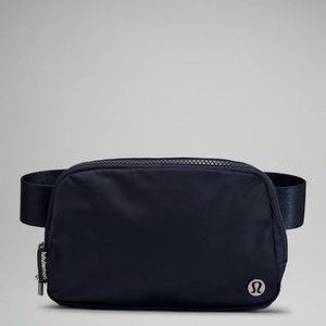 Brand NEW Lululemon Everywhere Belt Bag - True Navy - NWT